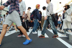 【悲報】街歩いてると結構な確率で人からの視線を感じるんだがｗｗｗｗｗｗｗｗｗｗ