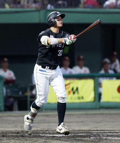 佐藤都志也、里崎以来の捕手で二桁ホームラン