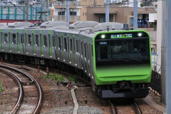 【衝撃】山手線徒歩一周配信中に刺された最上あいさん、刺し傷が55箇所以上あったことが判明・・・・・・・・・