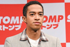 【困惑】草間リチャード敬太さん、活動再開直後に愛犬2ショットを投稿してしまう