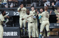 【悲報】日ハム、勝っても勝ってもSBに追いつけない