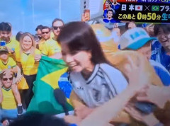 【悲報】「気色悪い」江頭2:50、W杯生中継であわや放送事故…フジ女性アナ(44)への“抱きつき行為”が物議　過去には永野芽郁への行為も炎上