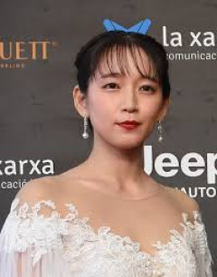 【悲報】吉岡里帆さん「太ったら太ったって言われるし痩せたら痩せ過ぎって言われる😡」