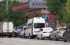 ロシアの首都モスクワで燃料不足が深刻化…配達員が失業するほどの事態に！