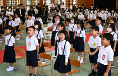 【悲報】「これが戦争だ」沖縄教師さん、小学生が描いた絵を塗りつぶしてしまう・・・・・・・・・