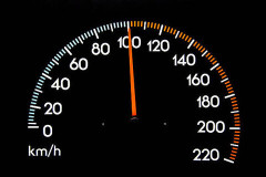 車が120kmでリミッターをつけない理由《ワケ》