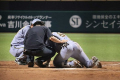 阪神・立石正広が自打球で途中交代　その場で崩れ落ち、トレーナーに肩を借りてベンチへ