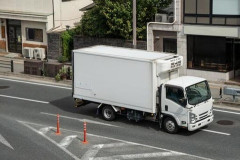 【悲報】23歳大学院生、鍵付きで停車中のトラックを衝動的に盗んだ結果・・・・