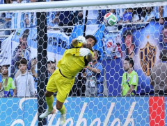 【衝撃】カボベルデ英雄40歳GKボジニャさん、インスタフォロワーが大会前の500倍にｗｗｗｗｗｗｗｗｗｗ