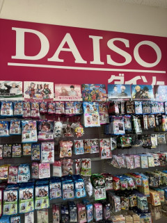 【画像】100円ショップ、ガチでアニメイトみたいになるｗｗｗｗ