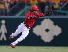 【悲報】カープ野間、後逸＆悪送球で3点ランニングホームラン献上