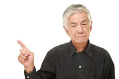 【悲報】女さん←年取ると謙虚に 男さん←年取ると傲慢になっていくwwwwwwwwww