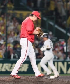 カープ野間〝痛恨〟決勝3点Wエラー。ファビ6号！坂倉猛打賞1打点！佐藤啓2安打1打点！床田5回5失点。辰見盗塁死。大盛走塁死。ミス連発で5位転落【広島4-6阪神/試合結果】