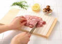 【正論】嫁「ちょっと、肉切ったまな板で野菜切らないで！」ワイ「？？？」