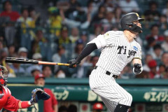 昨日のT-佐藤のランニングホームランｗｗｗｗｗｗｗｗｗｗ