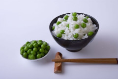 豆ご飯(グリンピース)とかゆう、給食でしか食べたことがない食べ物