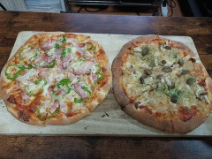 【画像】晩ごはん食べる【手作りピザ】