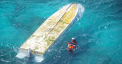 【悲報】辺野古沖事故の引率教員、死亡生徒の顔を知らず…身元確認できず…