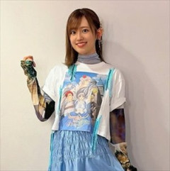 【画像】LAにいる高橋李依ちゃん(32)、めっちゃかわいい
