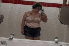 【画像】女性客がへそ出しセクシーすぎて食い放題レストランから追い出されるｗｗｗｗ　店員「他の客が迷惑だと言うので……」