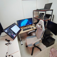 【画像】俺のPCデスク周り何点ぐらい？