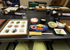 韓国人「韓国人にとって、日本の温泉旅館の朝食が難易度高い理由がこちらです‥」→「日本特有の味付けに驚きの声」