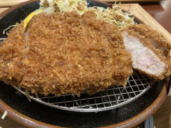 トンカツに塩つけて食う奴wwww