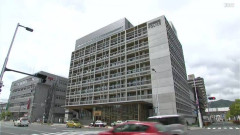 図書館入館の際「通せんぼされた」ことに腹を立て70代男性に膝蹴り　無職の57歳の男を逮捕