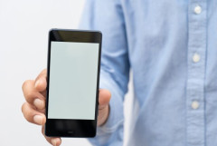 ＜お金をあげるからやらないか＞ と書かれたスマホを見せ、女子高生に声かけ　小太り男