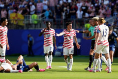 【悲報】アメリカ代表バログン「レッドカード後の試合は出場停止は普通のこと。FIFAとトランプは頭おかしい」