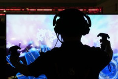 VRゲームって全然流行らんな