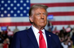 【W杯】トランプ大統領、レッドカードの意味を知らないクソにわかだった「レッドカードが何を意味するのか知らない」「次の試合に出られないと聞いてこれは大ごとだと驚いた」