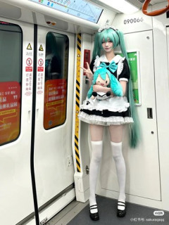 【動画あり】中国人「初音ミクのコスプレしてみた」←デカすぎると話題にｗｗｗｗｗ