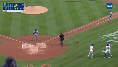 【悲報】MLBで走者打者一掃3連続送球エラーwwwwwwwwwwwwwwwwwwwwwwwwwwwwwwwww