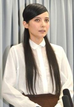 いつまで経ってもスキャンダルのイメージが消えない有名人