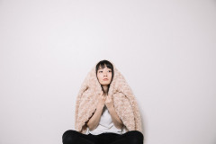 居住地区はこの地域特有の病気があって、そのためみんなに手帳が交付されている。夫も病気で介護が大変なのに、私は手帳の更新のために帰省するコトメのために世話をする→ここから