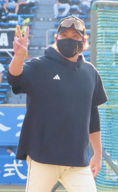 日ハム郡司、外野へコンバート