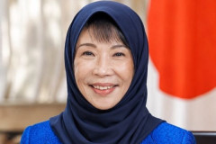 【悲報】『イスラム共和国日本』、アメリカにミサイルを撃ち込む