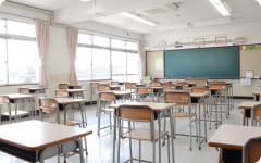 【悲報】JKの女子高で働く男性職員さん、理性を保てる気がしないｗｗｗｗｗｗｗｗｗｗ