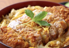 【画像】戦後のカツ丼、ガチでゴミすぎる