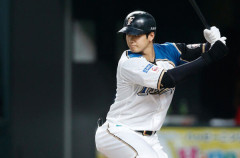 大谷「メジャー300本！」 俺「ふーん で日本で何本？」大谷「48本・・・」