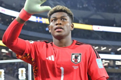 【衝撃】GK鈴木彩艶さん、リーズの3000万ユーロオファーを拒否してユベントスも獲得へｗｗｗｗｗｗｗｗｗｗ
