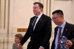 イーロン・マスクの資産額が1日で約9.4兆円減少、スペースX株の急落で