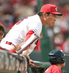 カープ新井采配『代走辰見が盗塁する前に初球バント』←ガチで意味不明【ノーヒットノーラン反省会】