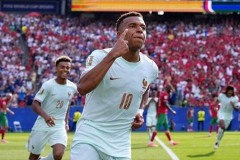 フランス代表、エンバペのスーパー先制ゴール＆デンベレ絶妙弾でモロッコに2-0完勝！W杯準決勝進出　北中米W杯（関連まとめ）