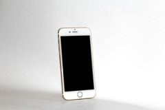 初めて買ったスマホの機種おぼえてる？