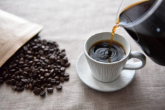 【悲報】コーヒーが16%以上急騰！貧民は偽物のコーヒーしか飲めなくなる模様…