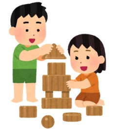 【質問】1歳の子供が、積み木とか型はめのおもちゃをなかなか用途どおりに遊ばないんだけど根気よく教えないとダメなのかな？
