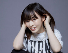 【画像】森七菜、角度によっては見えそうな裸みたいな格好を披露ｗｗｗ