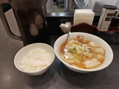 喜多方ラーメン初めて食ったけどむちゃくちゃうめえなこれ